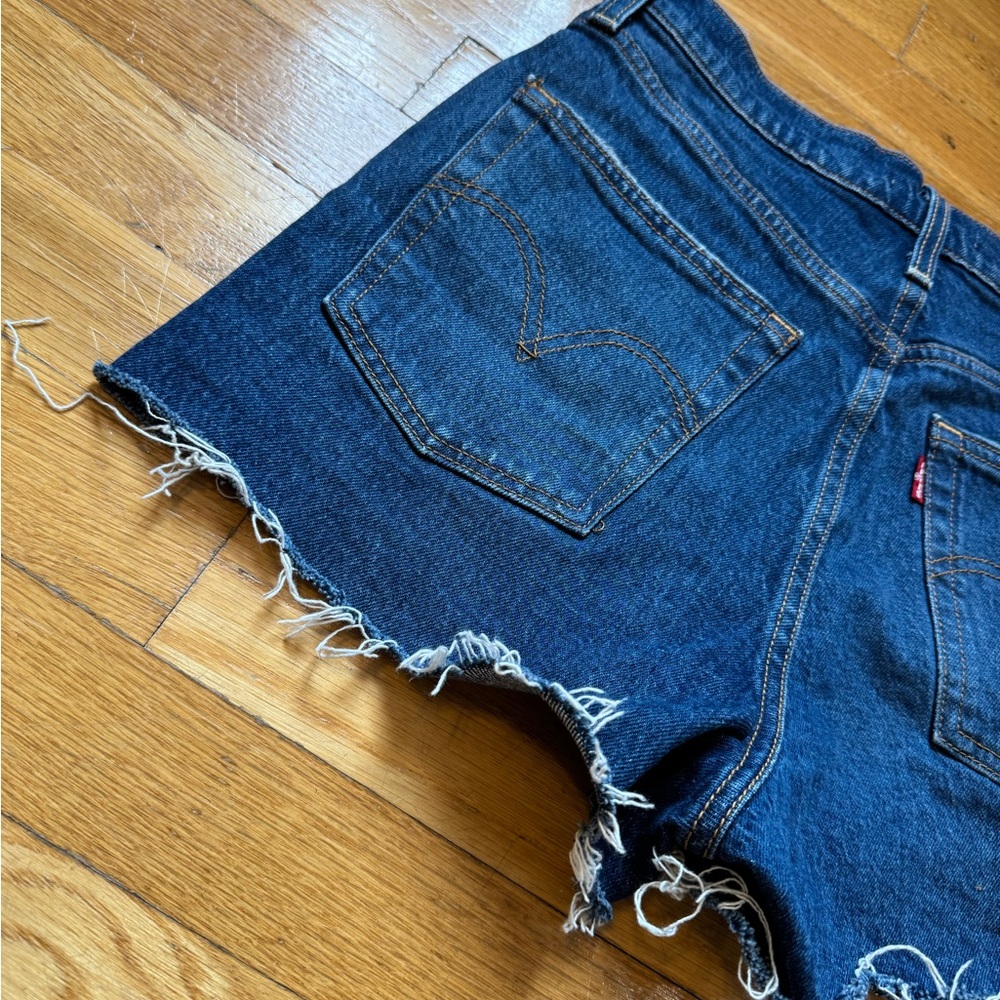 Levi's Ribcage Shorts - Picture 2 of 10